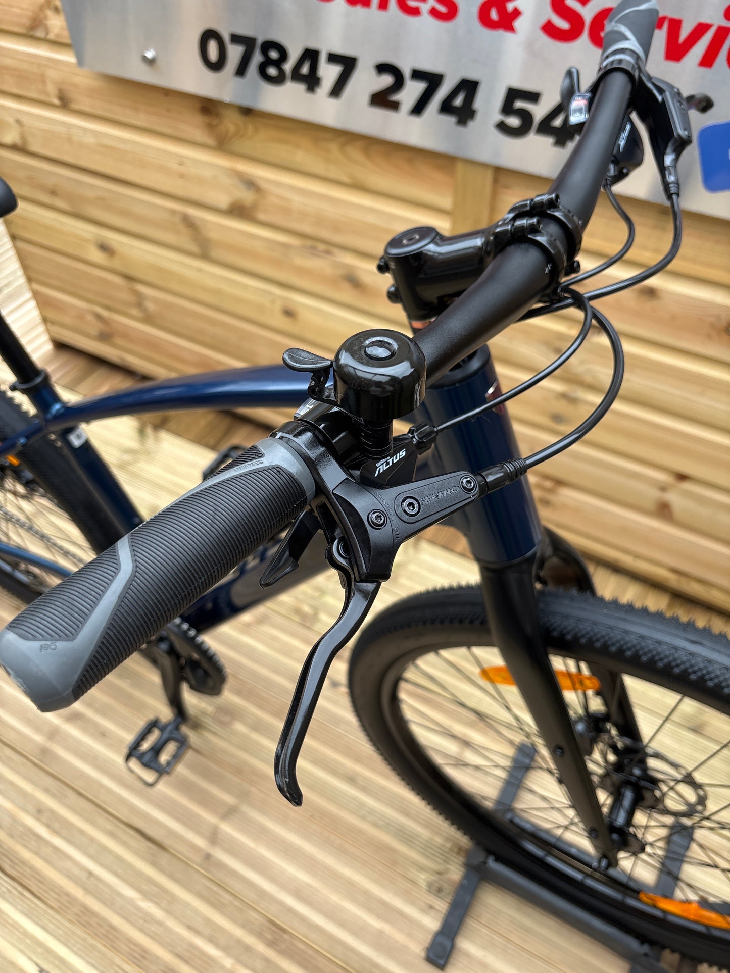 2024 Trek Dual Sport 2 Gen 5 Hybrid Bike