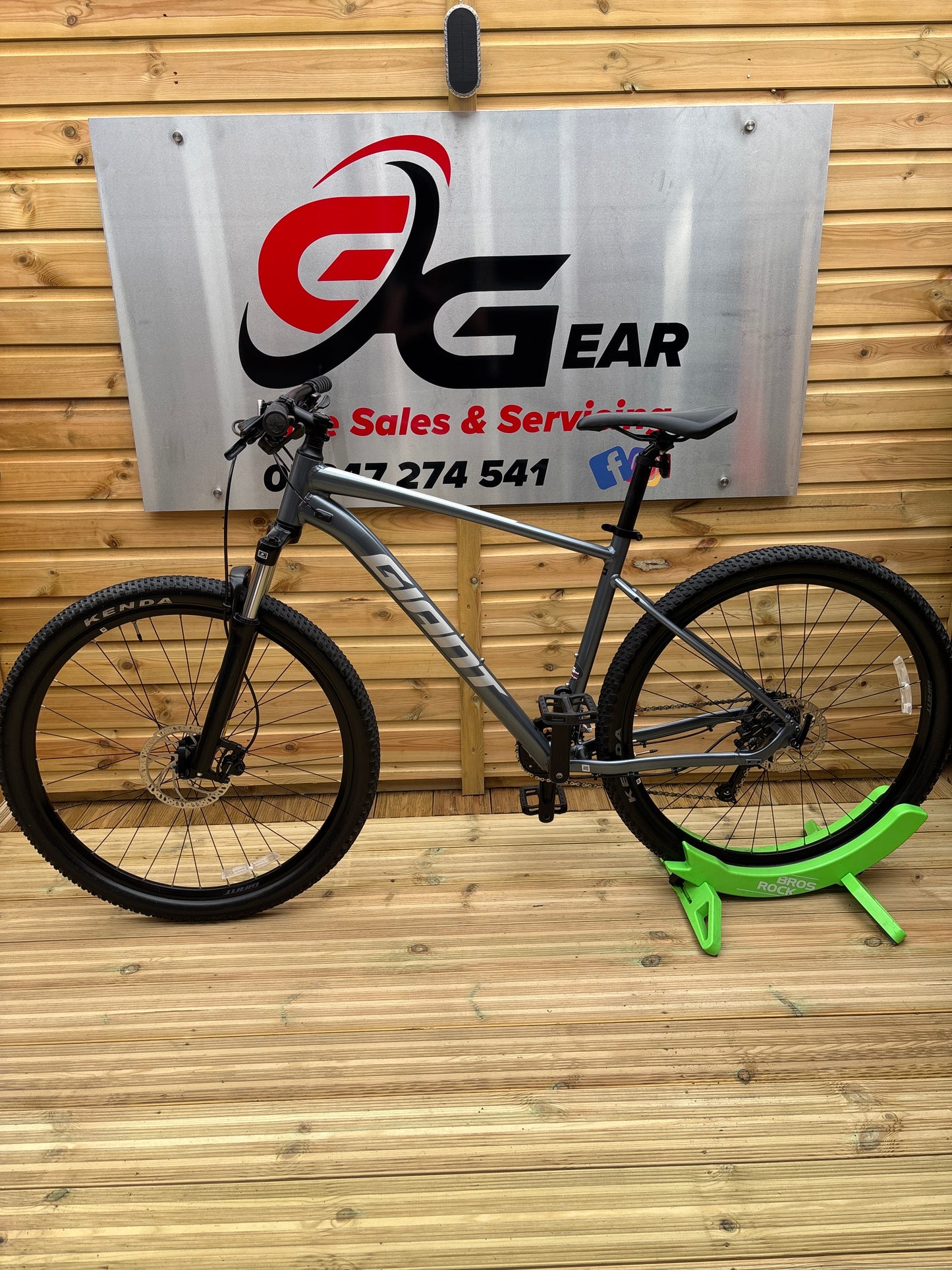 Giant Talon 2 hardtail mountain bike