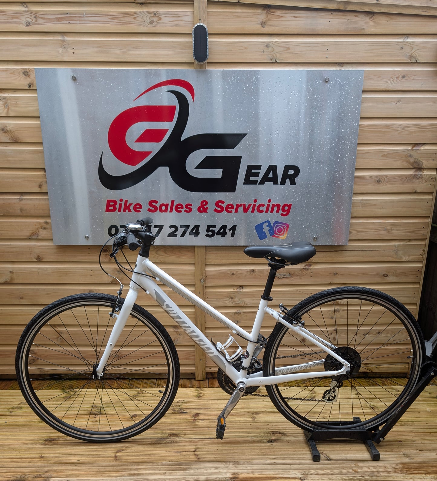 Specialized Vita Womens hybrid bike