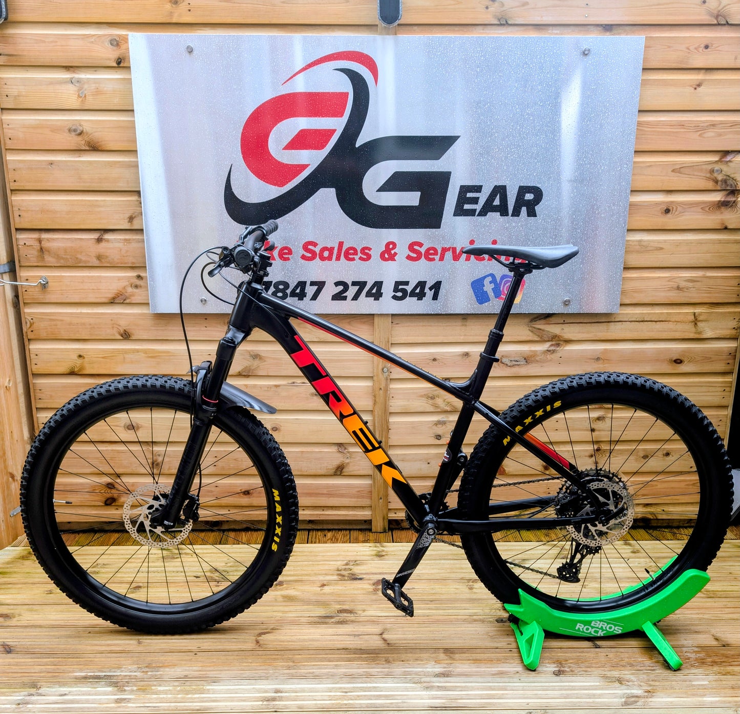 Trek Roscoe 8 hardtail mountain bike
