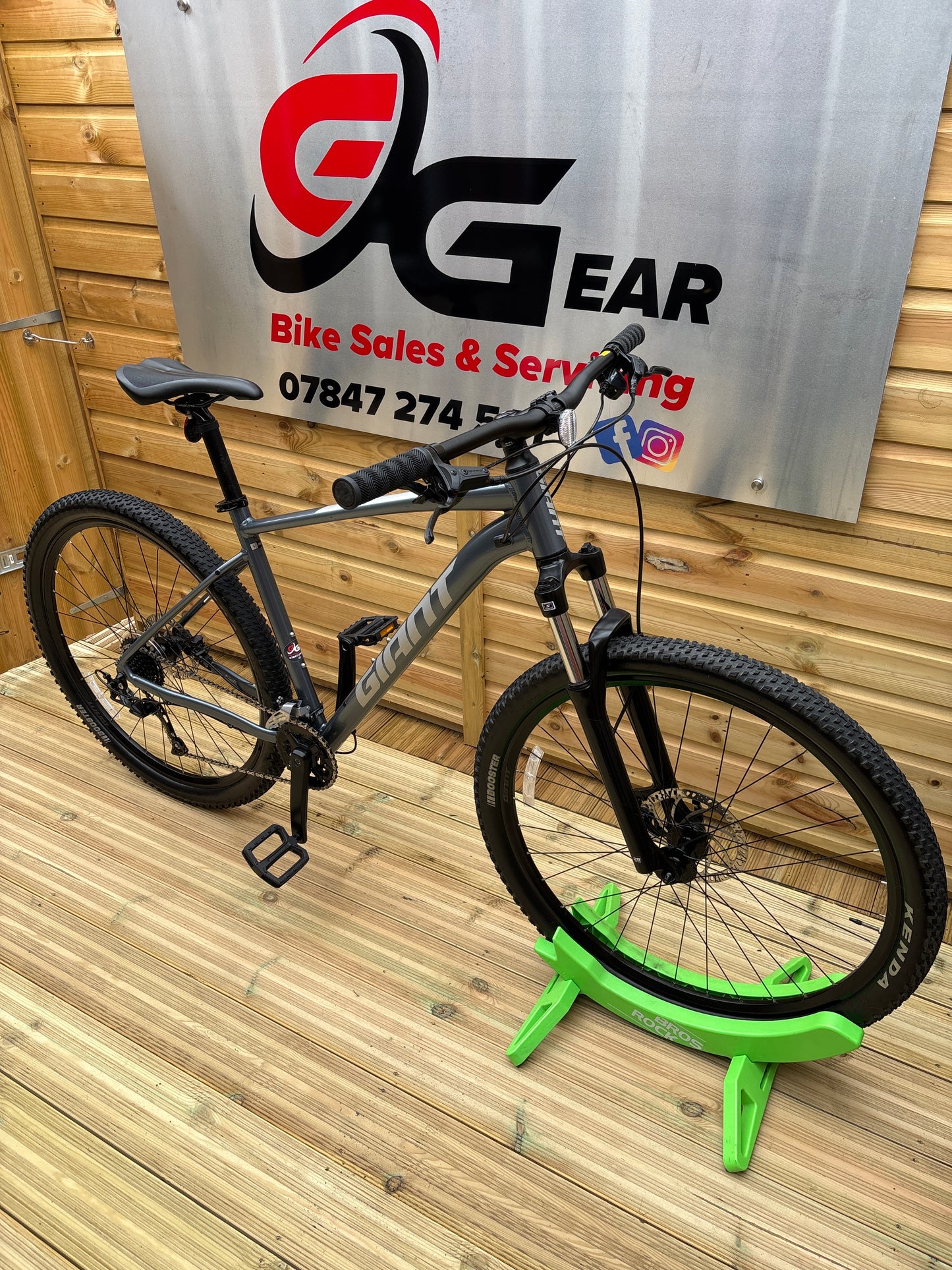Giant Talon 2 hardtail mountain bike