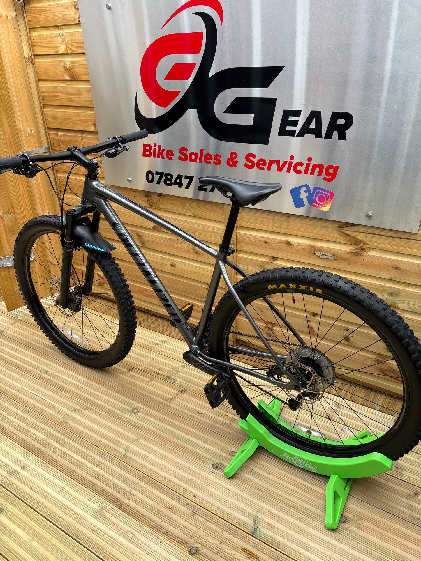 Specialized Chisel 29 hardtail mountain bike
