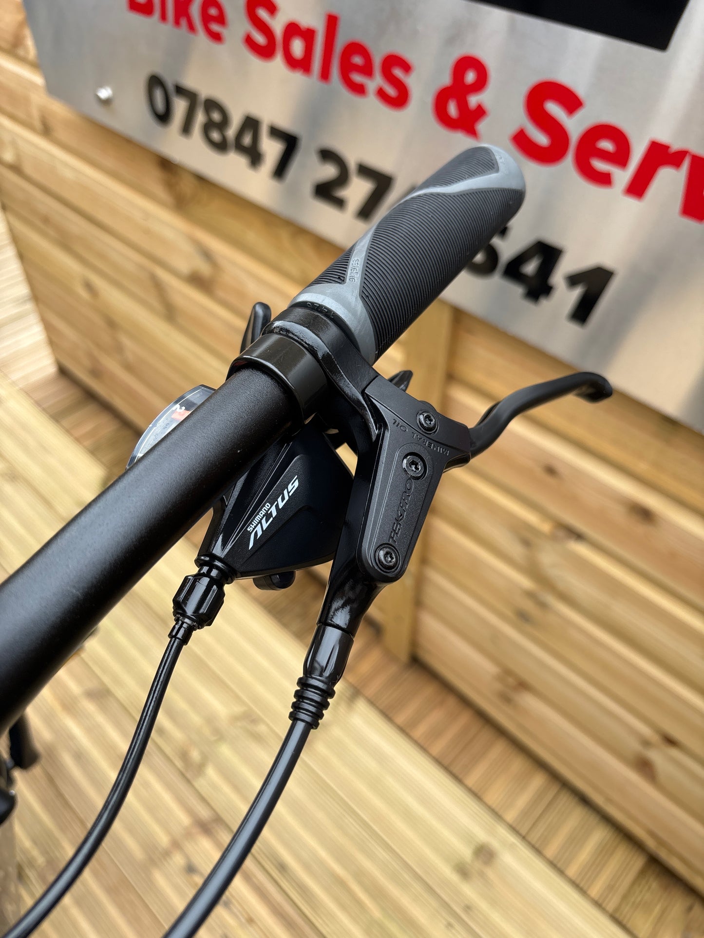 2024 Trek Dual Sport 2 Gen 5 Hybrid Bike