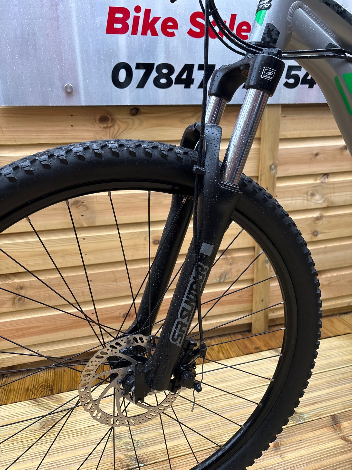 Carrera Hustle 1 Hardtail Mountain Bike