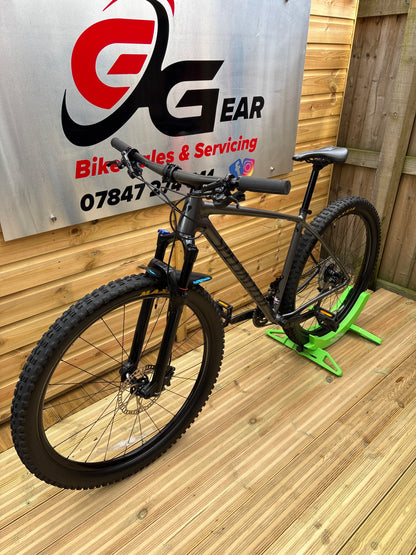 Specialized Chisel 29 hardtail mountain bike