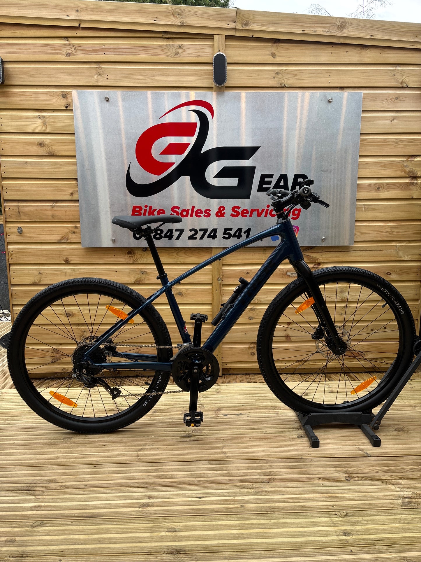 2024 Trek Dual Sport 2 Gen 5 Hybrid Bike