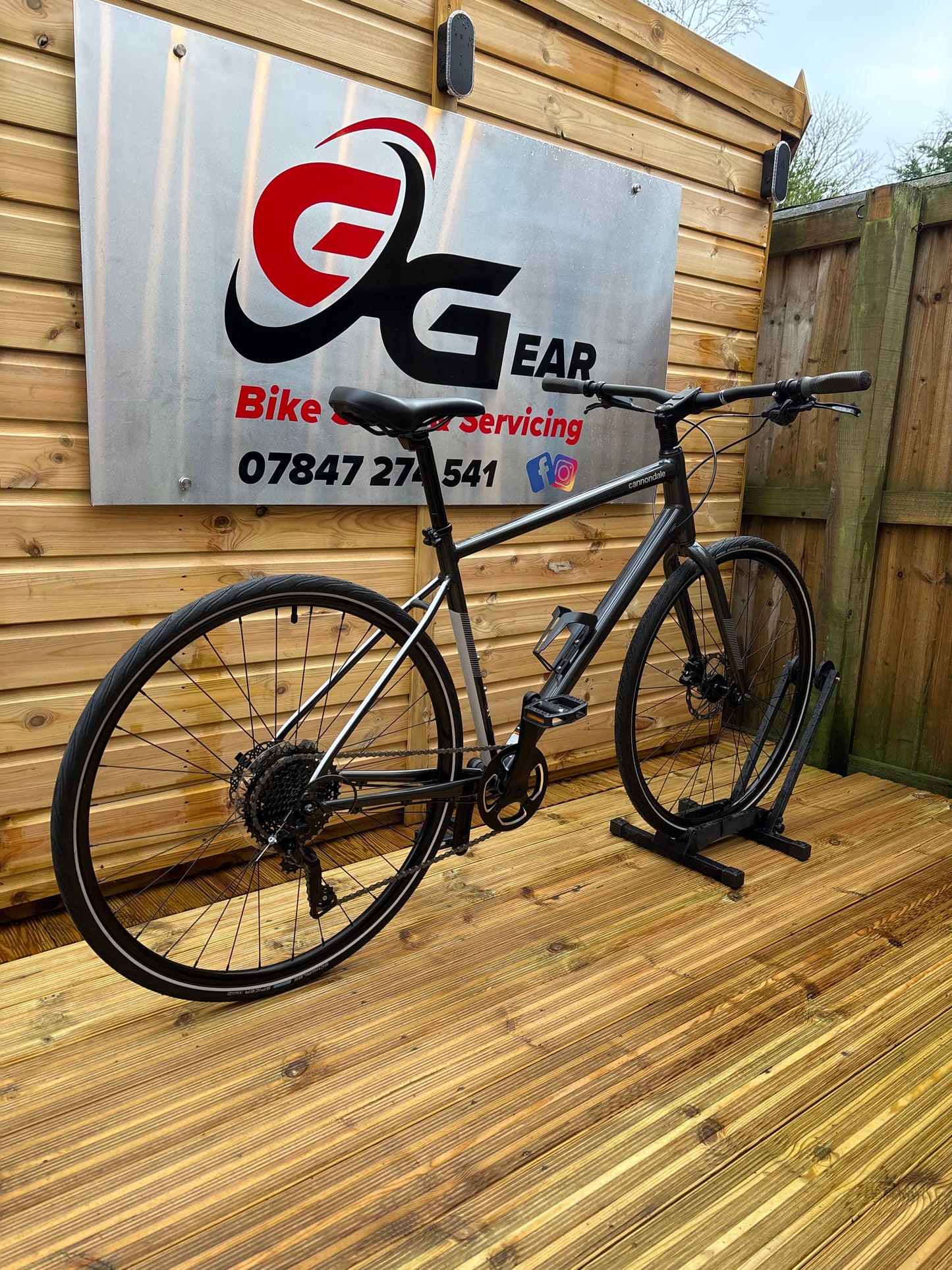 2024 Cannondale Quick Four Hybrid Bike