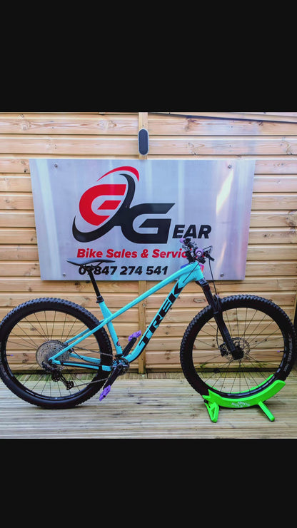 Trek Roscoe 7 hardtail mountain bike