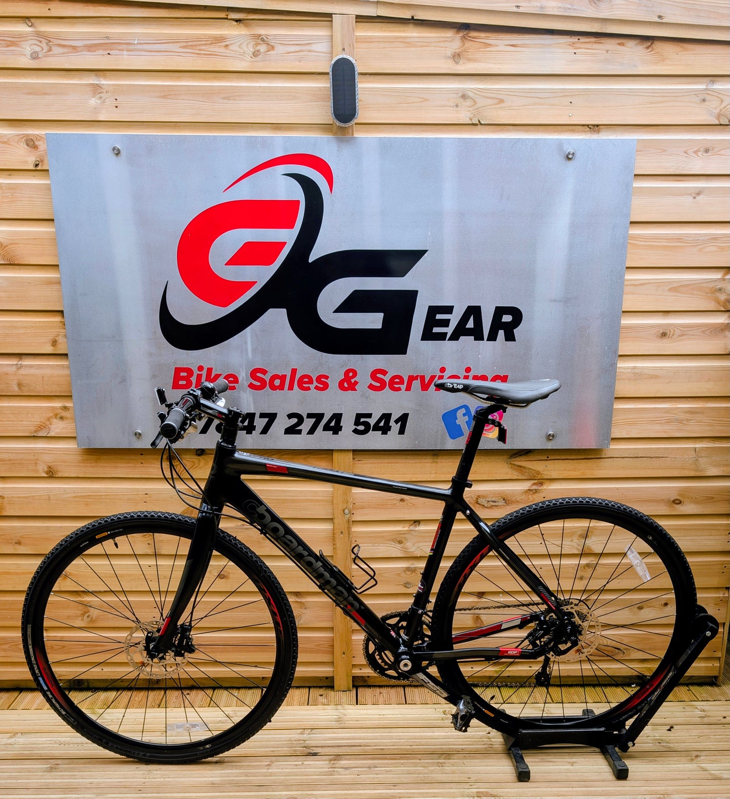 Boardman Pro hybrid bike
