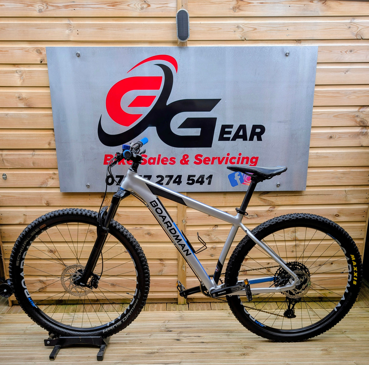 Boardman MHT 8.8 hardtail mountain bike