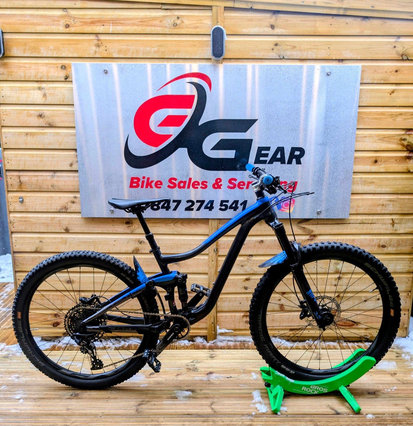 Giant Trance 3 full suspension mountain bike small