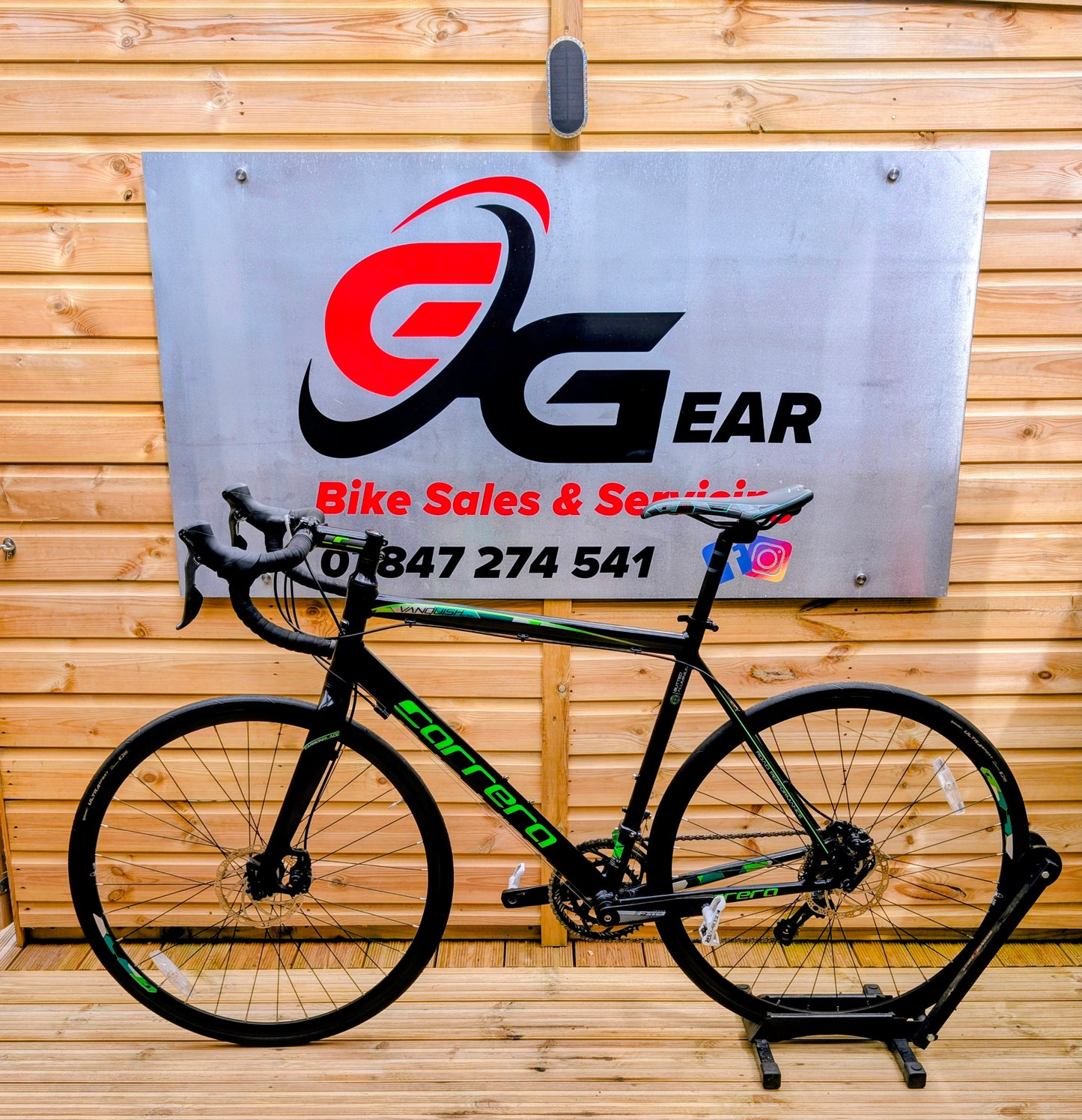 Carrera Vanquish Disc Road bike