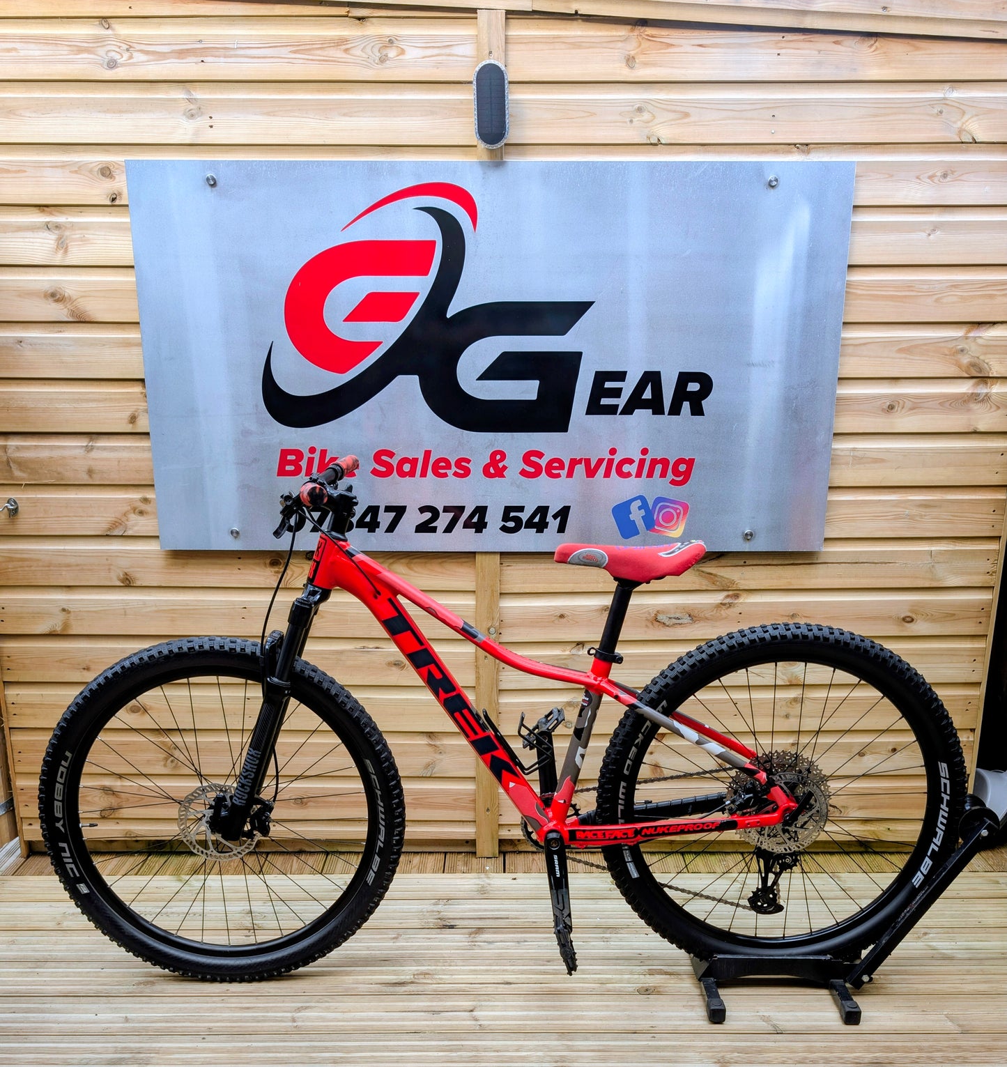 Trek Marlin 8 junior hardtail mountain bike