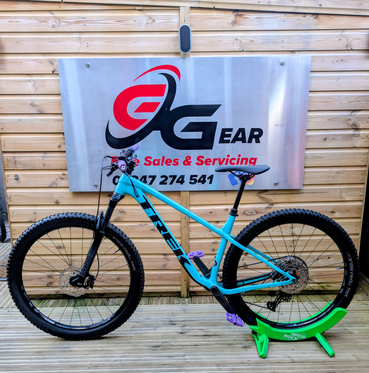 Trek Roscoe 7 hardtail mountain bike