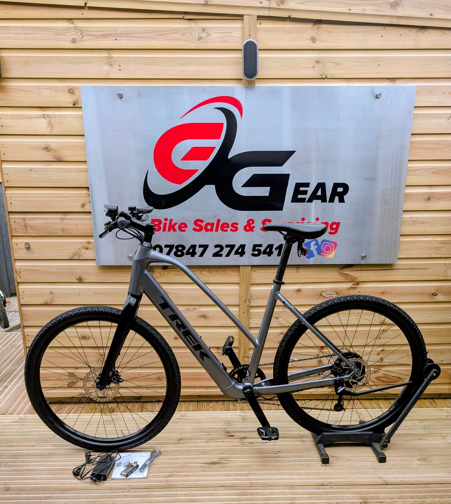 2026 Trek Dual Sport 2 Midstep electric hybrid bike